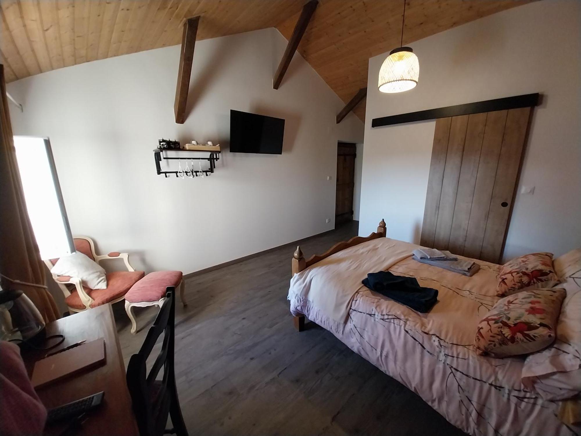 Au Granit Bleu Bed and Breakfast Faye-l'Abbesse Exteriör bild